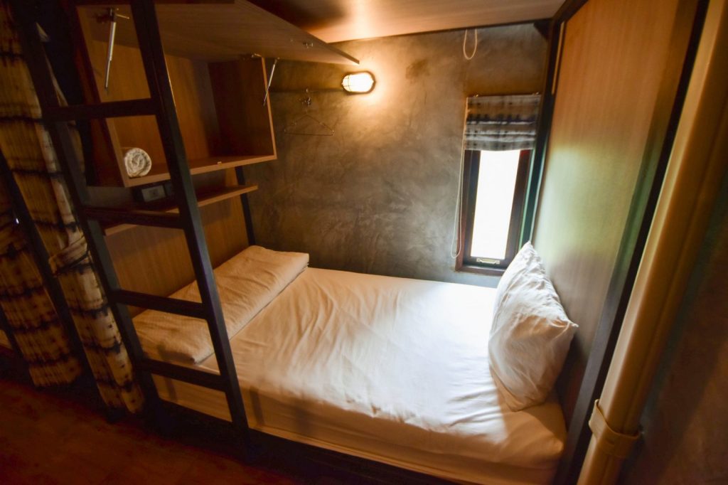 ห้องพักรวมเตียงเดี่ยว 2 ชั้น (Single Bunk Bed Mixed Dorm)